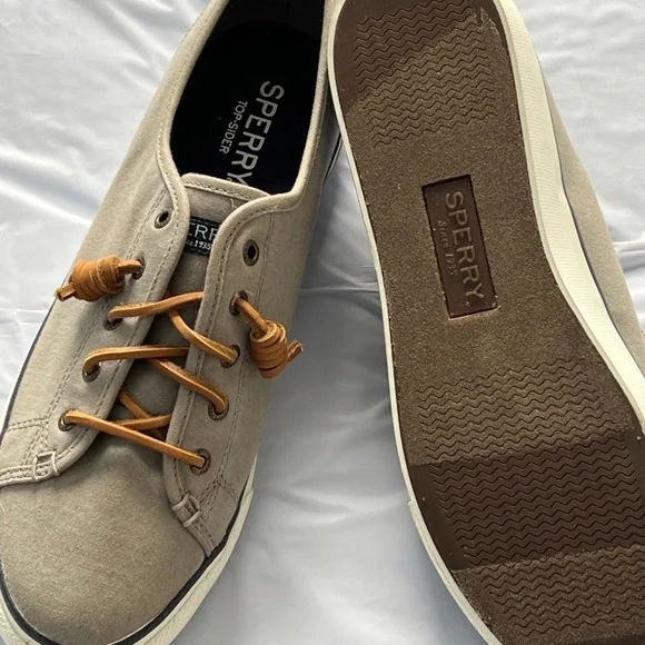 Sperry - Picture 4 of 6